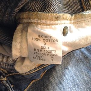 Hollister Jeans - Hollister Jeans Capri Pants 31x18 Hollister Jeans - Hollister Jeans Capri Pants 31x18